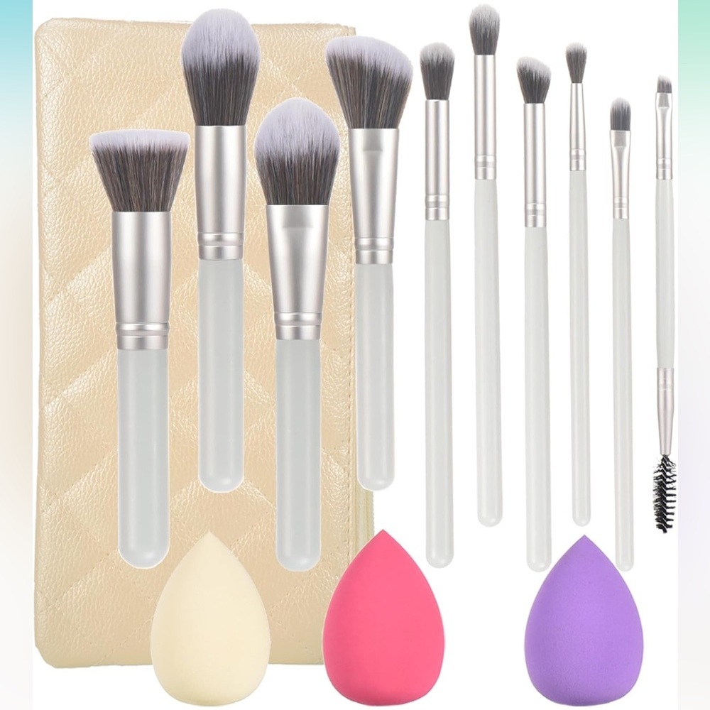 Makeup Brush Set with Sponges and Case